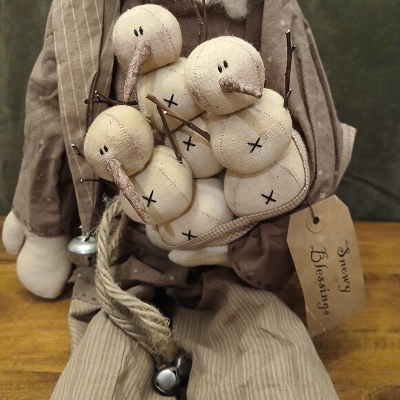 *RARE* Vintage “Honey and Me” Primitive Folk Art Santa & Snowmen Doll (NWT) - Picture 5 of 12